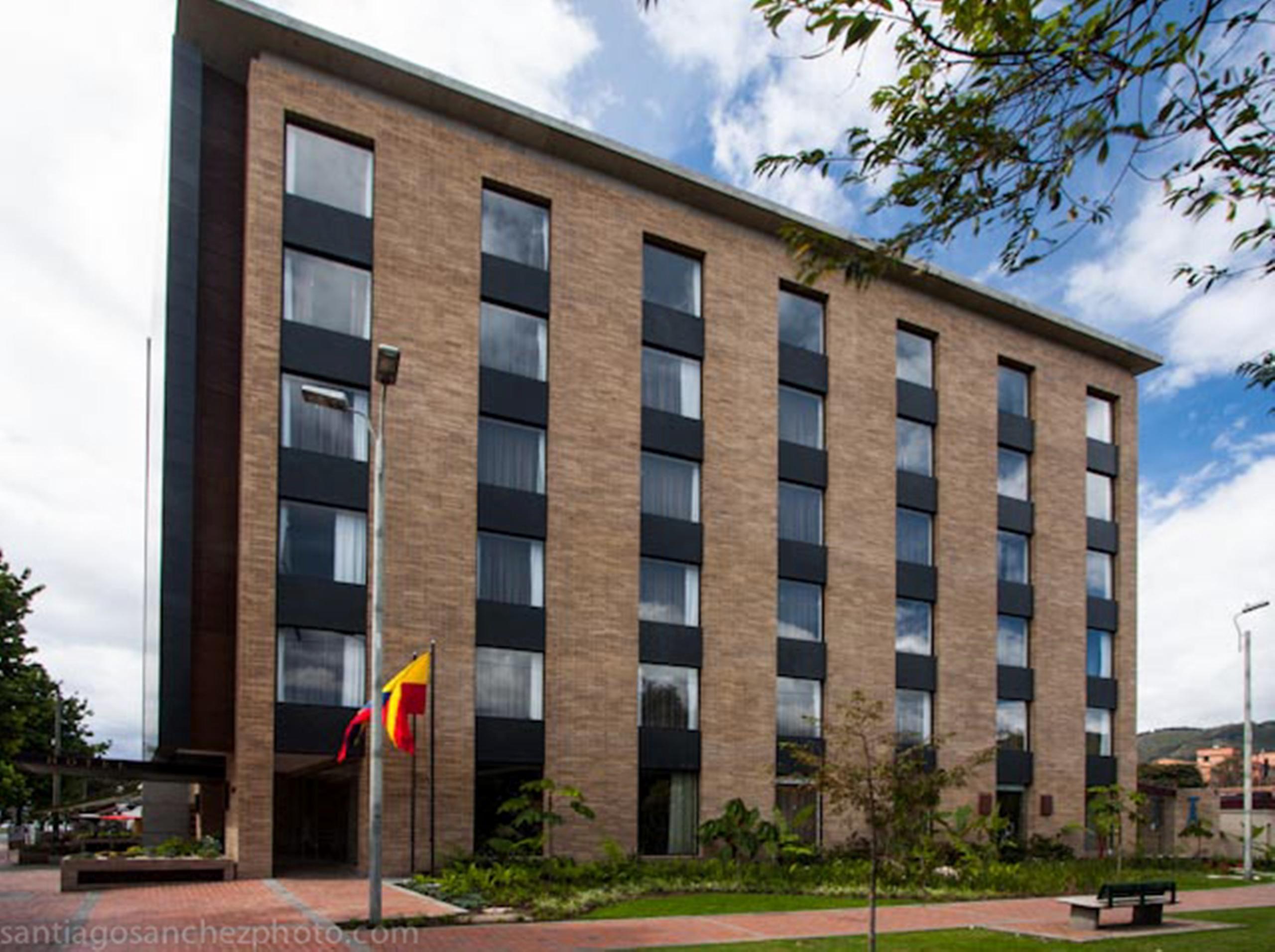 Hotel Morrison Usaquen Bogotá Zewnętrze zdjęcie Spanish Embassy in Quito