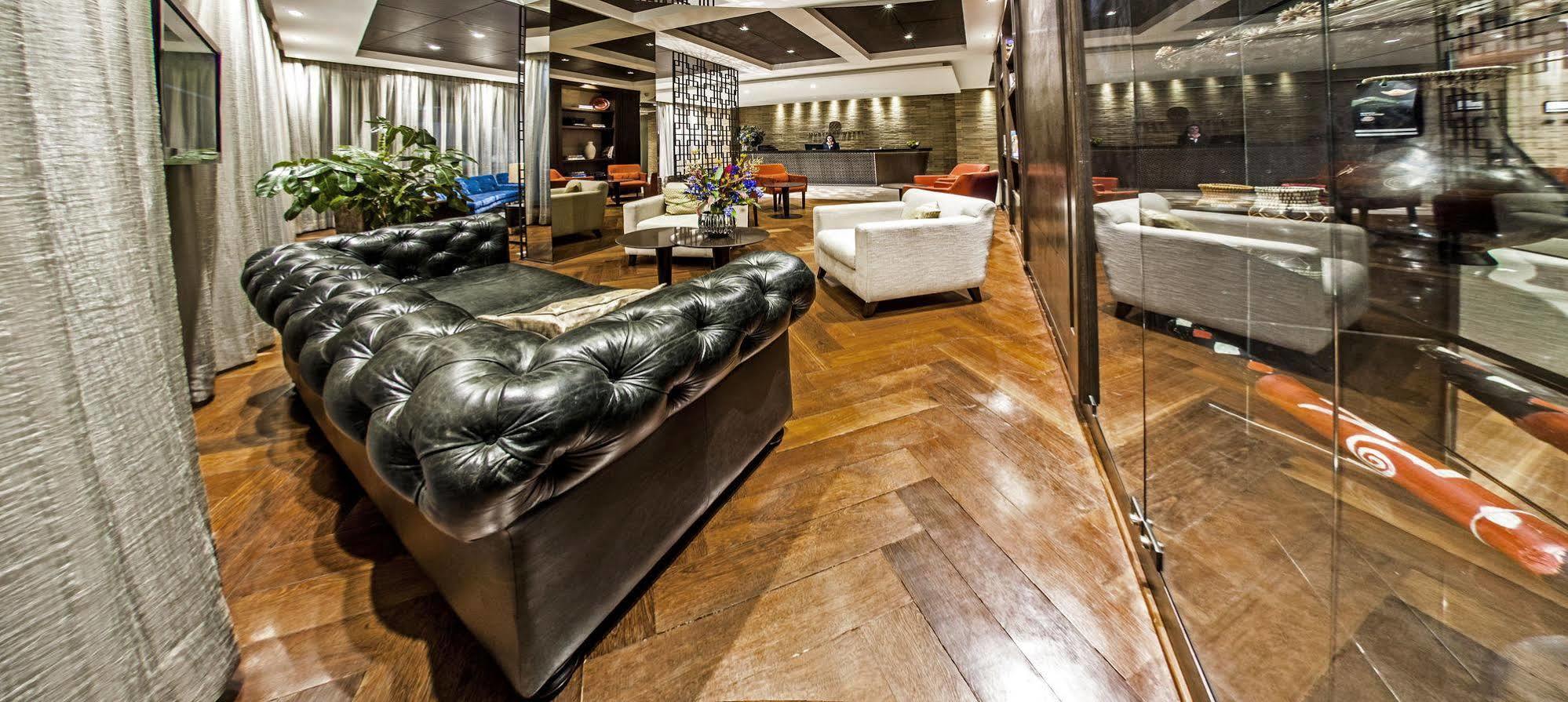 Hotel Morrison Usaquen Bogotá Zewnętrze zdjęcie The interior of the club